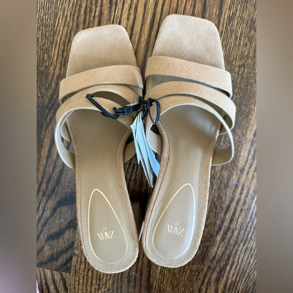 NWT Zara nude heeled sandals - Picture 2 of 4